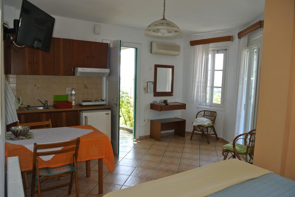 Meltemi Apart otel Batsi Dış mekan fotoğraf